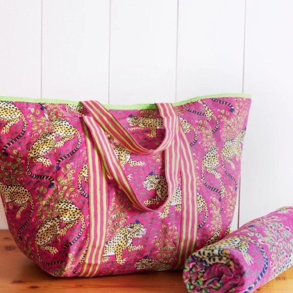 NWT Printfresh Bagheera Pink Beach Bag - Picture 3 of 3